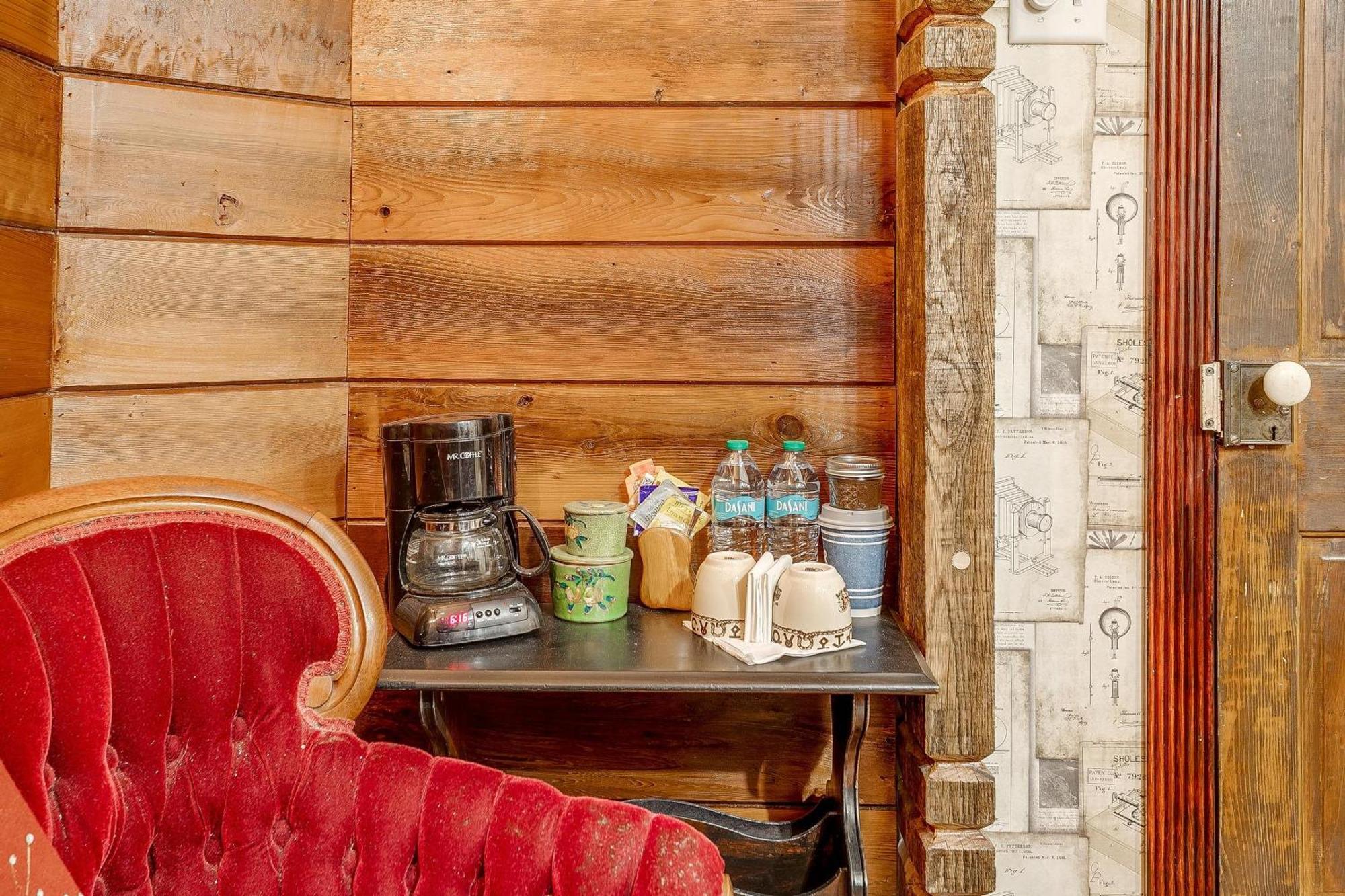The Gallery House Boutique Hotel Stephenville Exteriör bild