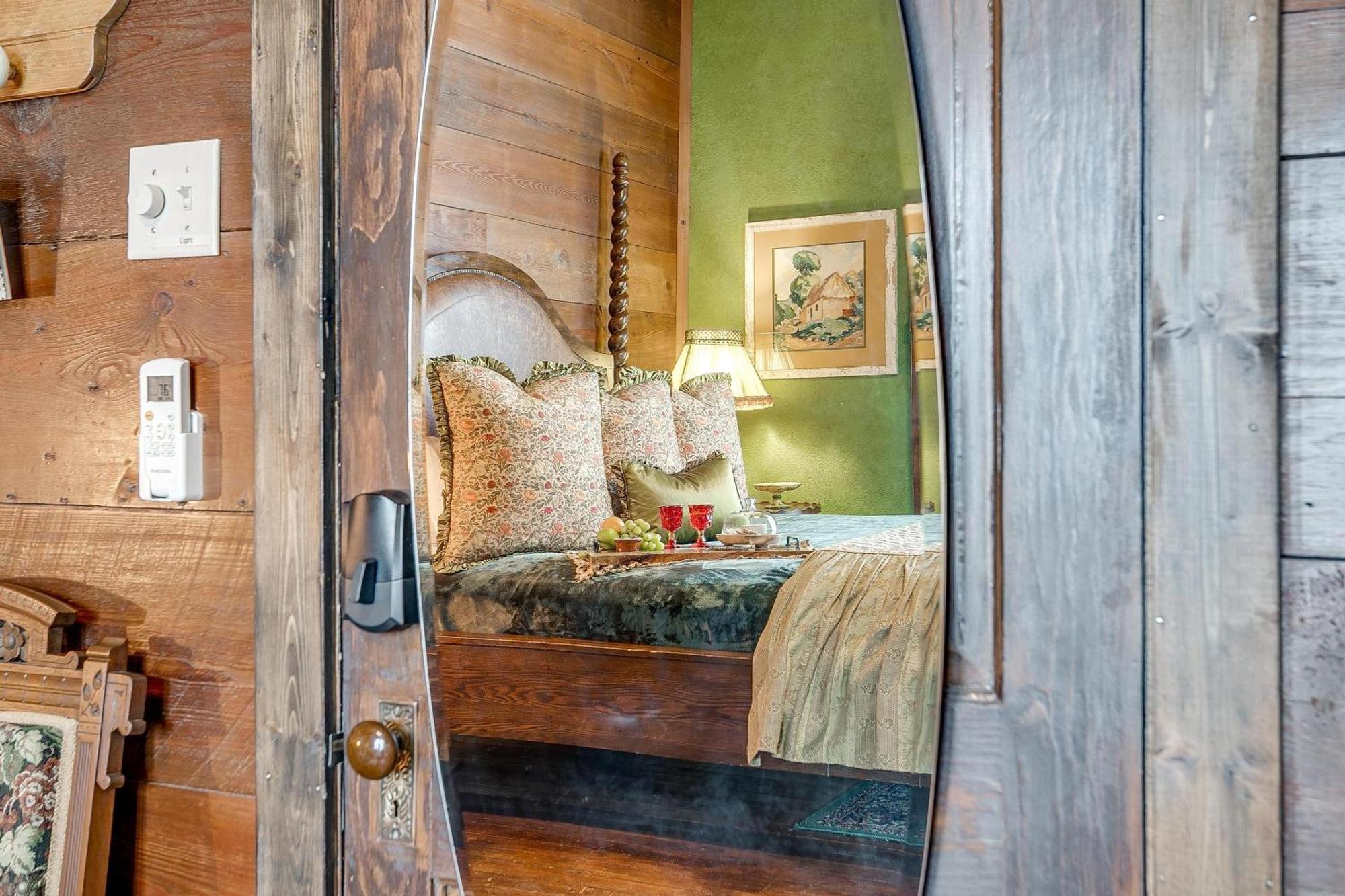 The Gallery House Boutique Hotel Stephenville Exteriör bild